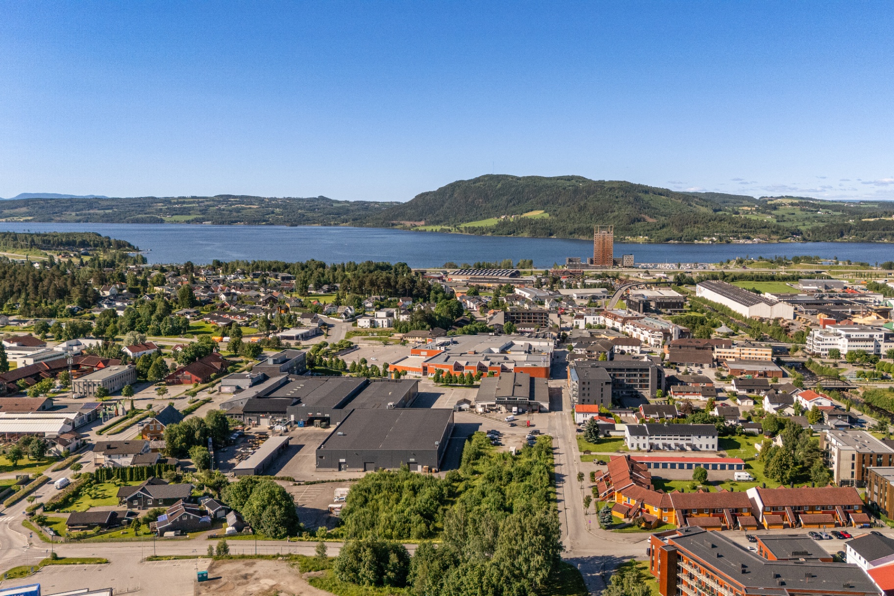 Brumunddal og området rundt Mjøsa